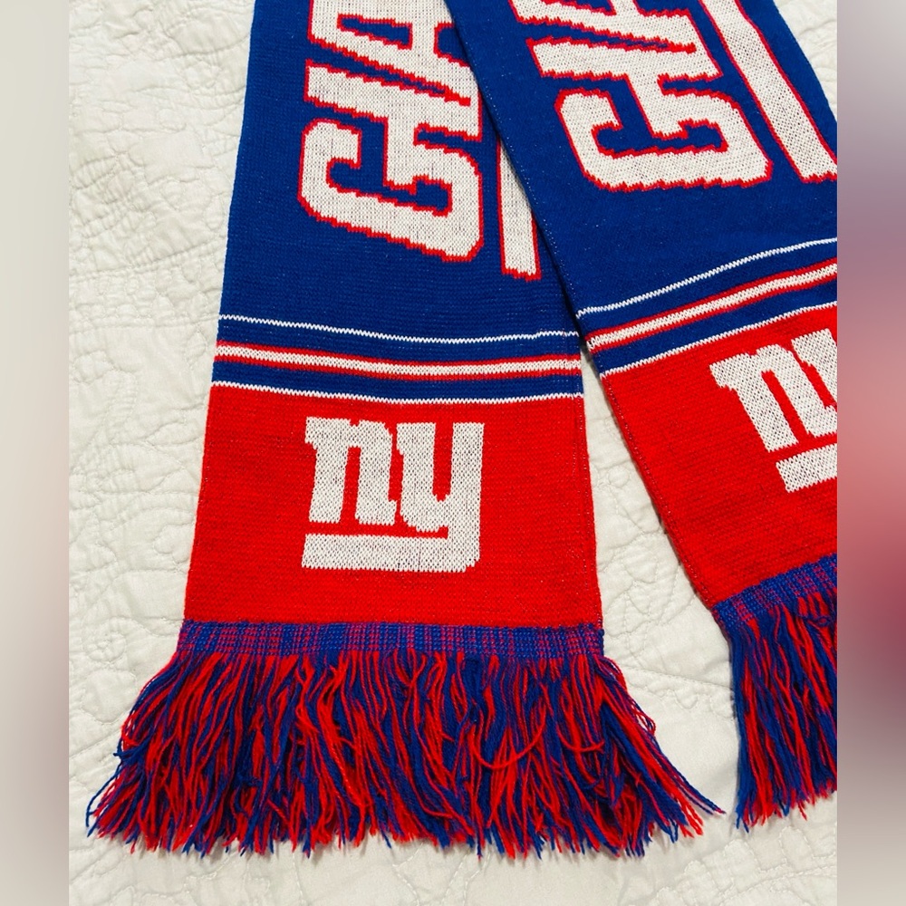 Forever Collectibles Blue and Red Giants Scarf - Picture 3 of 6